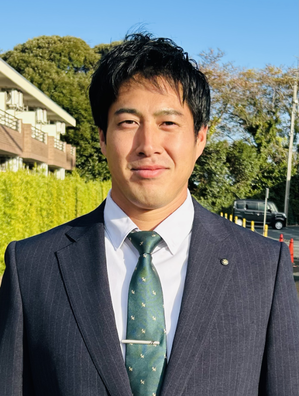 選手写真：新井 涼平
